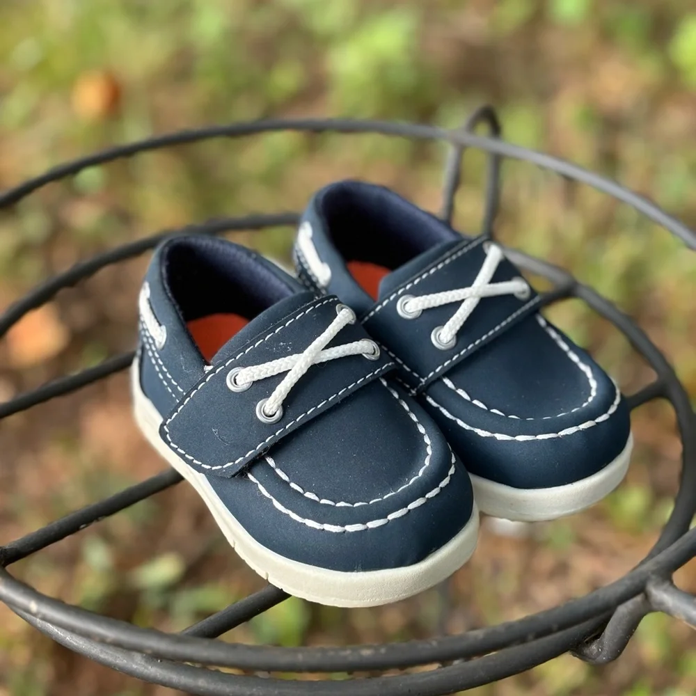 BUSTER BROWN BABY SHOES SIZE 4 NAVY BLUE